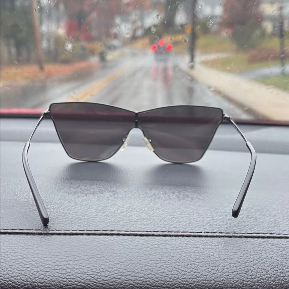 Black Cat-Eye Sunglasses - Picture 3 of 5
